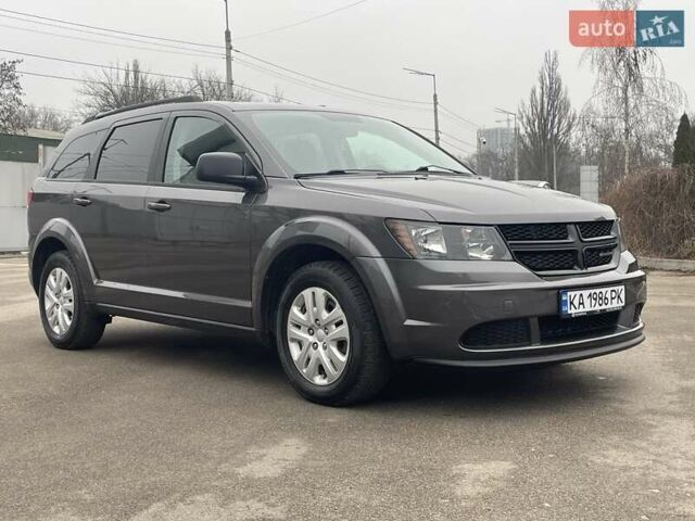Серый Додж Джорни, объемом двигателя 2.36 л и пробегом 105 тыс. км за 12999 $, фото 2 на Automoto.ua