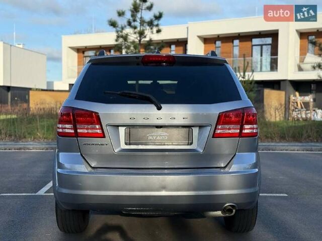 Серый Додж Джорни, объемом двигателя 2.36 л и пробегом 108 тыс. км за 12799 $, фото 5 на Automoto.ua
