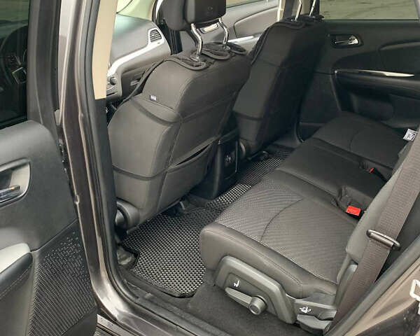 Серый Додж Джорни, объемом двигателя 2.36 л и пробегом 105 тыс. км за 13500 $, фото 8 на Automoto.ua