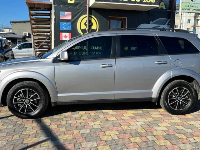 Серый Додж Джорни, объемом двигателя 2.4 л и пробегом 123 тыс. км за 13150 $, фото 3 на Automoto.ua