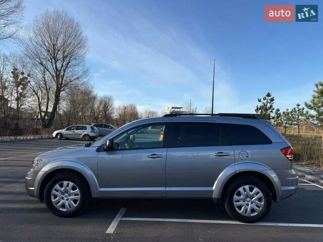 Серый Додж Джорни, объемом двигателя 2.36 л и пробегом 108 тыс. км за 12799 $, фото 3 на Automoto.ua