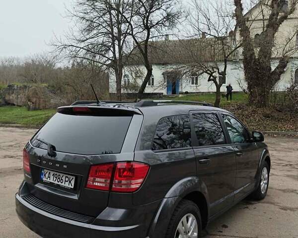 Серый Додж Джорни, объемом двигателя 2.36 л и пробегом 105 тыс. км за 13000 $, фото 3 на Automoto.ua