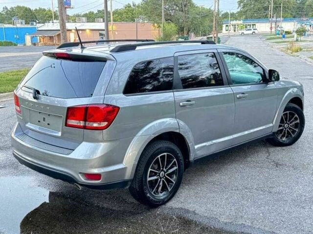 Серый Додж Джорни, объемом двигателя 3.6 л и пробегом 75 тыс. км за 2400 $, фото 4 на Automoto.ua