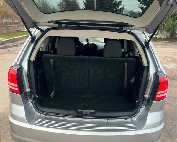 Серый Додж Джорни, объемом двигателя 2.4 л и пробегом 112 тыс. км за 13000 $, фото 18 на Automoto.ua