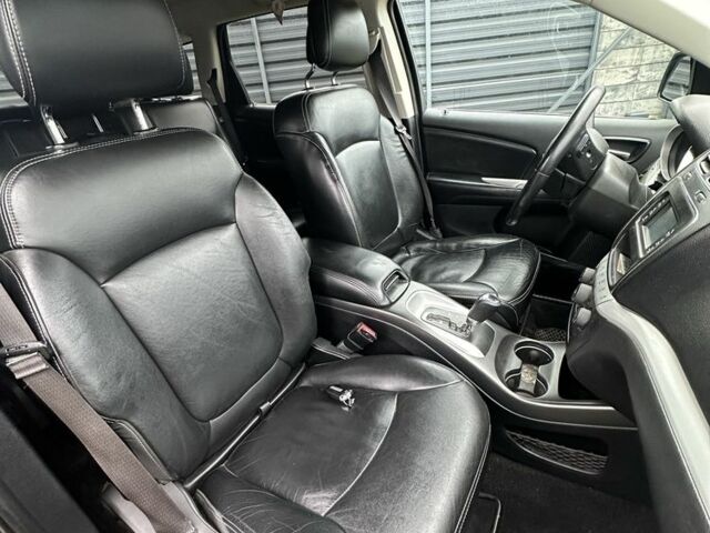 Серый Додж Джорни, объемом двигателя 2.4 л и пробегом 270 тыс. км за 13800 $, фото 4 на Automoto.ua