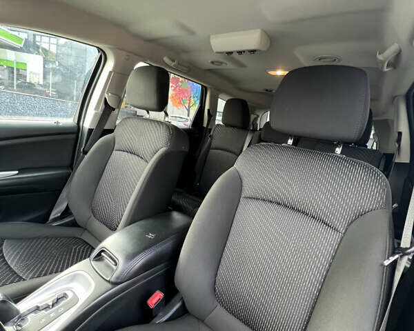 Серый Додж Джорни, объемом двигателя 3.6 л и пробегом 125 тыс. км за 13500 $, фото 24 на Automoto.ua