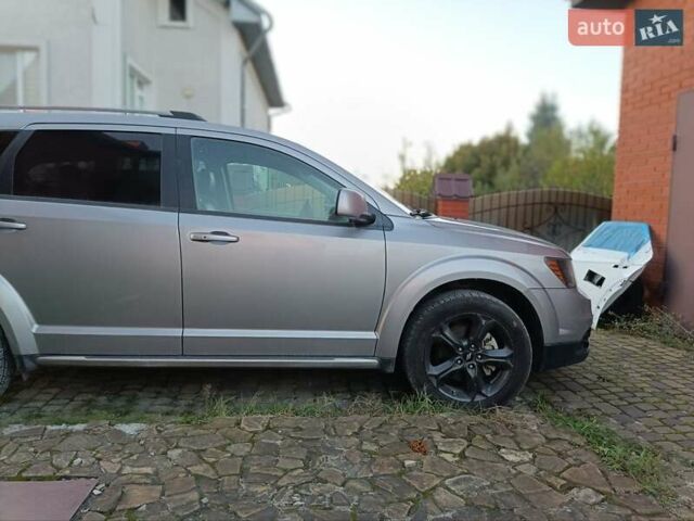 Серый Додж Джорни, объемом двигателя 3.6 л и пробегом 163 тыс. км за 14389 $, фото 3 на Automoto.ua