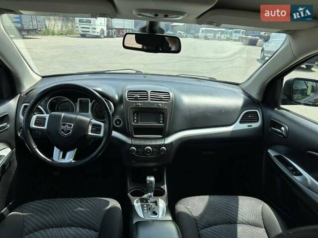 Серый Додж Джорни, объемом двигателя 2.36 л и пробегом 175 тыс. км за 12350 $, фото 7 на Automoto.ua