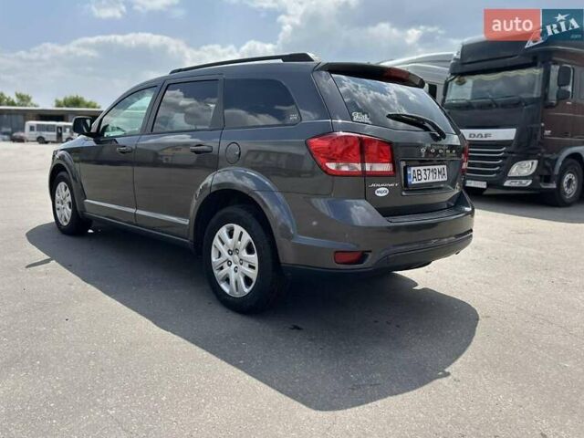 Серый Додж Джорни, объемом двигателя 2.36 л и пробегом 175 тыс. км за 12350 $, фото 4 на Automoto.ua