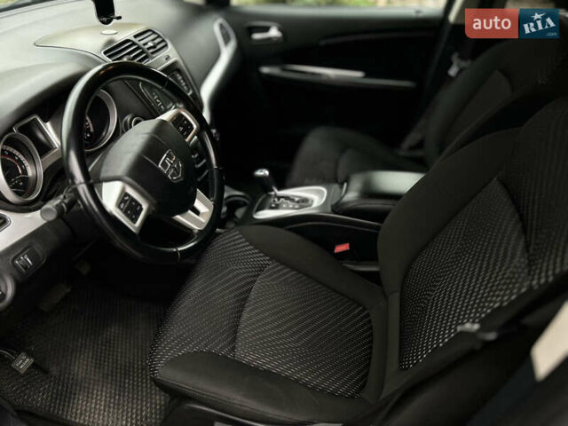 Серый Додж Джорни, объемом двигателя 2.36 л и пробегом 84 тыс. км за 12800 $, фото 15 на Automoto.ua