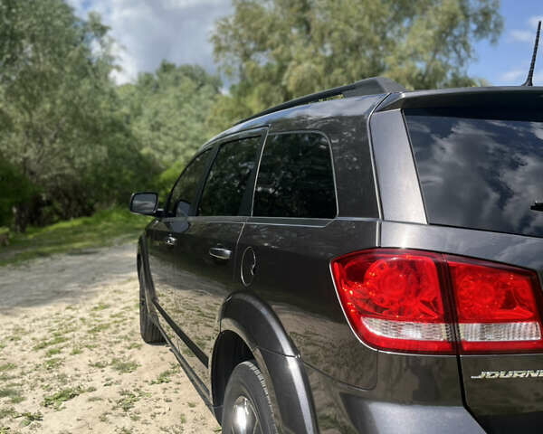 Сірий Додж Джорні, об'ємом двигуна 2.36 л та пробігом 92 тис. км за 15000 $, фото 8 на Automoto.ua