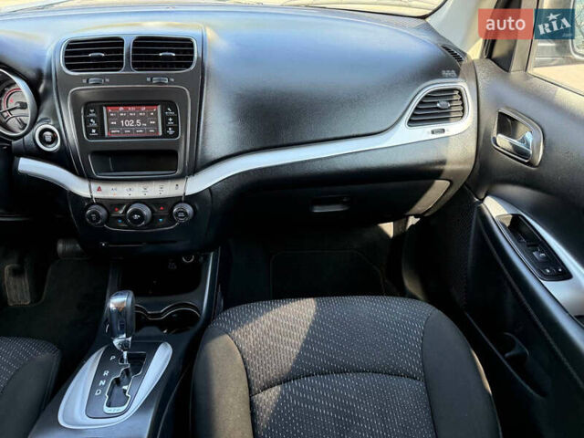 Сірий Додж Джорні, об'ємом двигуна 2.36 л та пробігом 67 тис. км за 11490 $, фото 21 на Automoto.ua