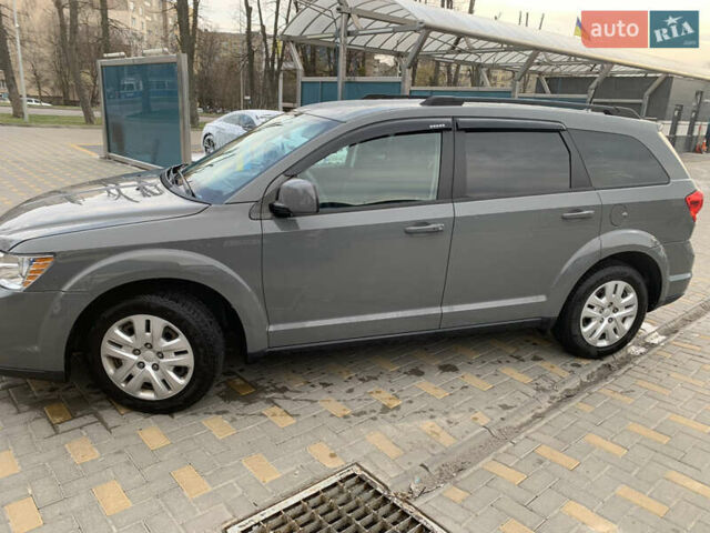 Сірий Додж Джорні, об'ємом двигуна 2.36 л та пробігом 120 тис. км за 15000 $, фото 6 на Automoto.ua