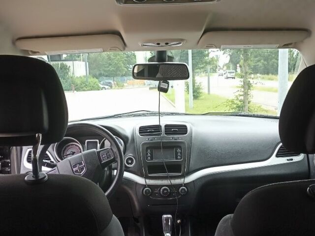 Серый Додж Джорни, объемом двигателя 2.4 л и пробегом 147 тыс. км за 13500 $, фото 5 на Automoto.ua