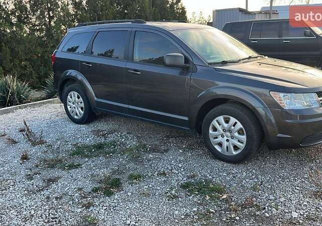 Серый Додж Джорни, объемом двигателя 2.36 л и пробегом 205 тыс. км за 11200 $, фото 3 на Automoto.ua