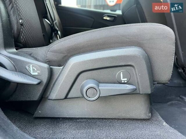 Серый Додж Джорни, объемом двигателя 2.36 л и пробегом 99 тыс. км за 13800 $, фото 31 на Automoto.ua