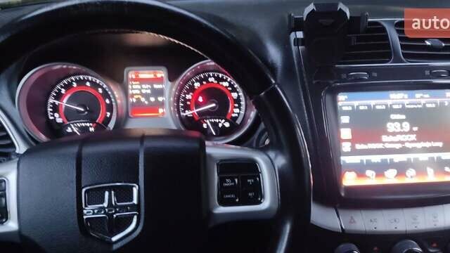 Серый Додж Джорни, объемом двигателя 2.36 л и пробегом 120 тыс. км за 13500 $, фото 4 на Automoto.ua