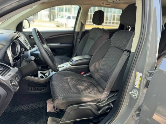 Серый Додж Джорни, объемом двигателя 2.4 л и пробегом 142 тыс. км за 12500 $, фото 6 на Automoto.ua