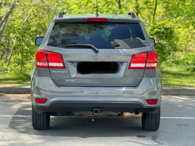 Серый Додж Джорни, объемом двигателя 2.4 л и пробегом 142 тыс. км за 12500 $, фото 4 на Automoto.ua