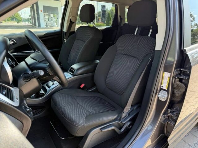 Сірий Додж Джорні, об'ємом двигуна 2.4 л та пробігом 67 тис. км за 12950 $, фото 17 на Automoto.ua