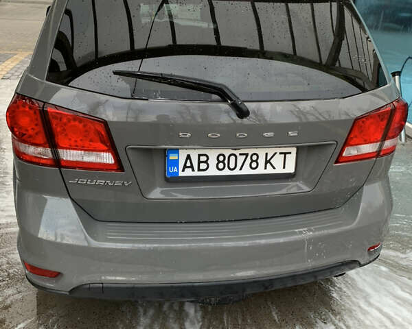 Сірий Додж Джорні, об'ємом двигуна 2.36 л та пробігом 120 тис. км за 15000 $, фото 4 на Automoto.ua
