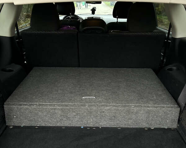 Серый Додж Джорни, объемом двигателя 2.36 л и пробегом 84 тыс. км за 12800 $, фото 24 на Automoto.ua