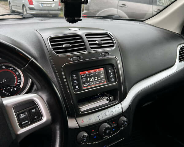 Серый Додж Джорни, объемом двигателя 2.36 л и пробегом 84 тыс. км за 12800 $, фото 16 на Automoto.ua