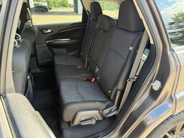 Сірий Додж Джорні, об'ємом двигуна 2.4 л та пробігом 67 тис. км за 12950 $, фото 18 на Automoto.ua