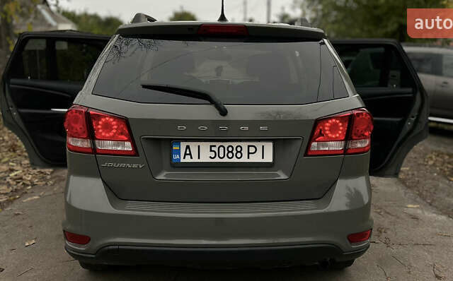 Серый Додж Джорни, объемом двигателя 2.36 л и пробегом 84 тыс. км за 12800 $, фото 10 на Automoto.ua