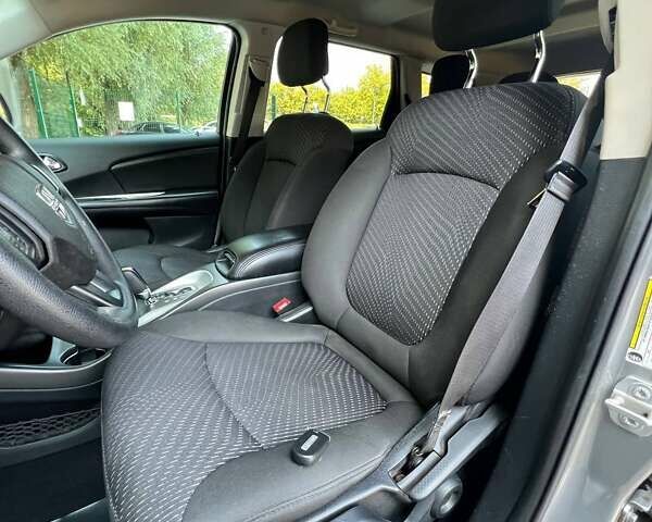 Серый Додж Джорни, объемом двигателя 2.36 л и пробегом 99 тыс. км за 13800 $, фото 13 на Automoto.ua