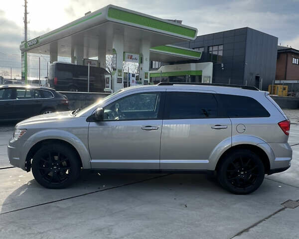 Серый Додж Джорни, объемом двигателя 3.6 л и пробегом 125 тыс. км за 13500 $, фото 14 на Automoto.ua