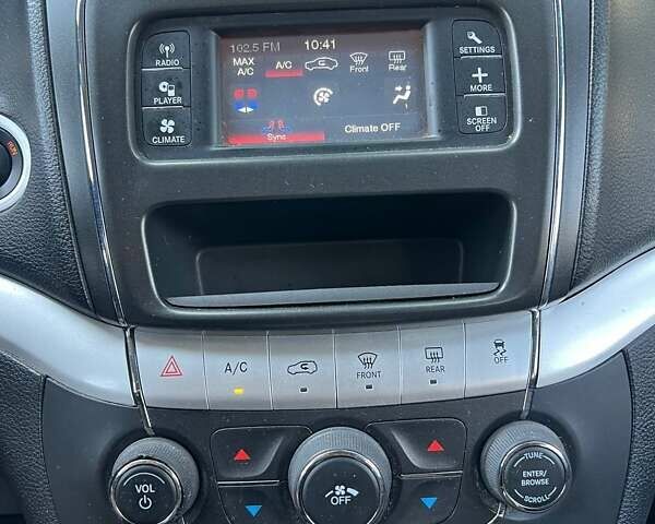 Серый Додж Джорни, объемом двигателя 2.36 л и пробегом 99 тыс. км за 13800 $, фото 22 на Automoto.ua