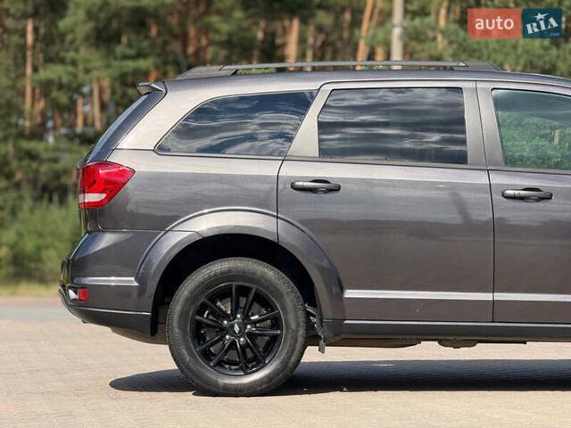 Сірий Додж Джорні, об'ємом двигуна 2.36 л та пробігом 67 тис. км за 11490 $, фото 9 на Automoto.ua