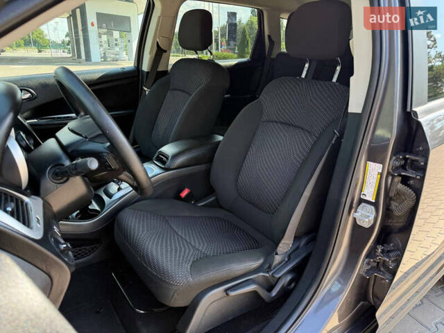 Сірий Додж Джорні, об'ємом двигуна 2.36 л та пробігом 67 тис. км за 11490 $, фото 26 на Automoto.ua