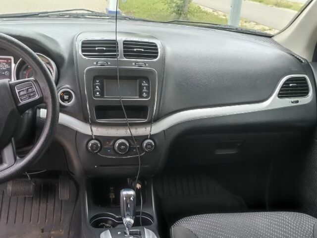 Серый Додж Джорни, объемом двигателя 2.4 л и пробегом 147 тыс. км за 13500 $, фото 3 на Automoto.ua