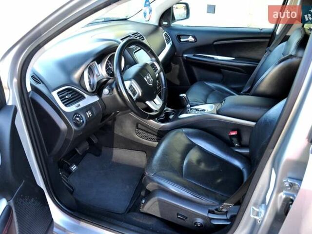 Серый Додж Джорни, объемом двигателя 3.6 л и пробегом 184 тыс. км за 12500 $, фото 16 на Automoto.ua