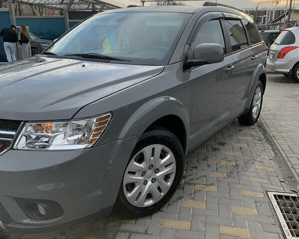 Сірий Додж Джорні, об'ємом двигуна 2.36 л та пробігом 120 тис. км за 15000 $, фото 1 на Automoto.ua