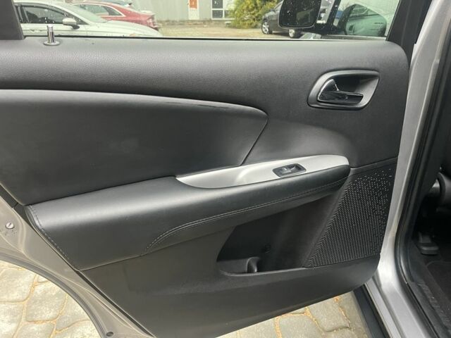 Серый Додж Джорни, объемом двигателя 3.6 л и пробегом 160 тыс. км за 14500 $, фото 16 на Automoto.ua