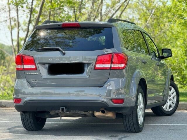 Серый Додж Джорни, объемом двигателя 2.4 л и пробегом 142 тыс. км за 12500 $, фото 5 на Automoto.ua