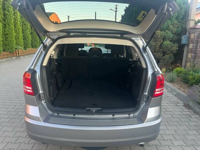 Сірий Додж Джорні, об'ємом двигуна 2.4 л та пробігом 101 тис. км за 13000 $, фото 8 на Automoto.ua