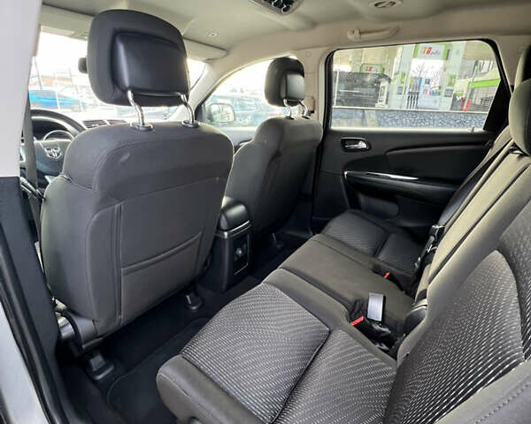 Серый Додж Джорни, объемом двигателя 3.6 л и пробегом 125 тыс. км за 13500 $, фото 21 на Automoto.ua