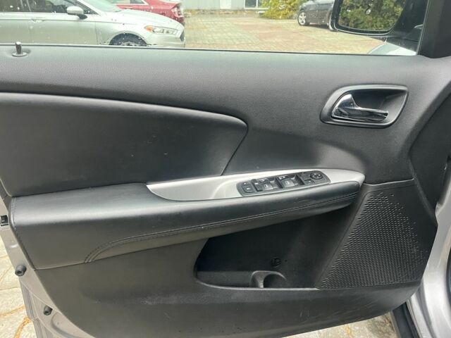 Серый Додж Джорни, объемом двигателя 3.6 л и пробегом 160 тыс. км за 14500 $, фото 9 на Automoto.ua