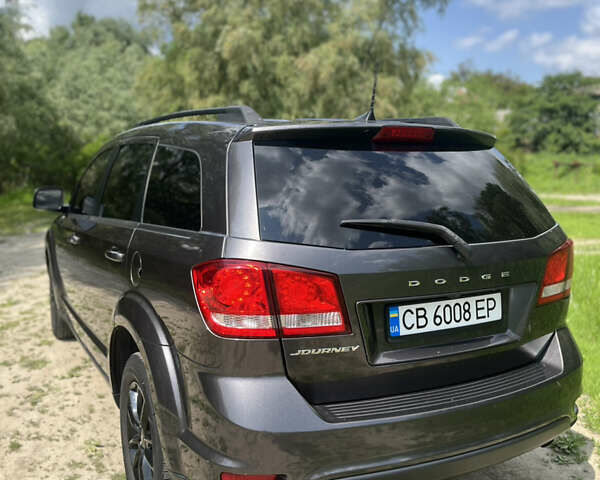 Сірий Додж Джорні, об'ємом двигуна 2.36 л та пробігом 92 тис. км за 15000 $, фото 7 на Automoto.ua