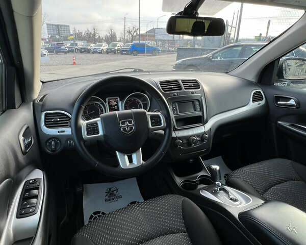 Серый Додж Джорни, объемом двигателя 3.6 л и пробегом 125 тыс. км за 13500 $, фото 16 на Automoto.ua