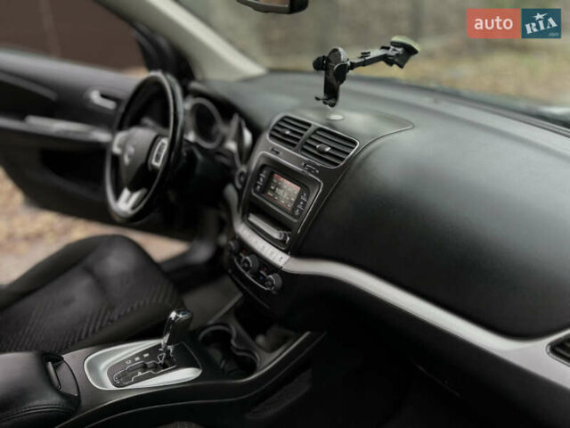 Серый Додж Джорни, объемом двигателя 2.36 л и пробегом 84 тыс. км за 12800 $, фото 18 на Automoto.ua