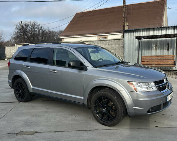 Серый Додж Джорни, объемом двигателя 3.6 л и пробегом 125 тыс. км за 13500 $, фото 5 на Automoto.ua