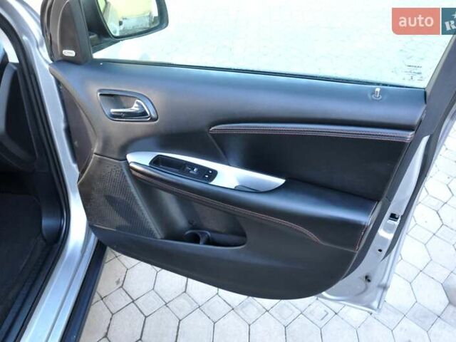 Серый Додж Джорни, объемом двигателя 3.6 л и пробегом 184 тыс. км за 12500 $, фото 26 на Automoto.ua