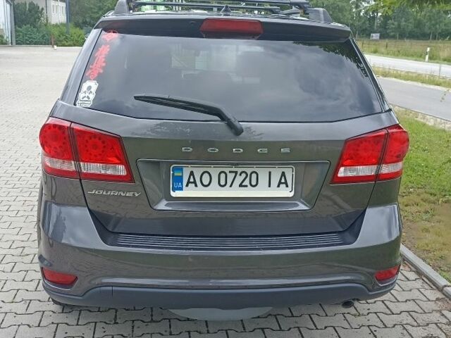 Серый Додж Джорни, объемом двигателя 2.4 л и пробегом 147 тыс. км за 13500 $, фото 4 на Automoto.ua