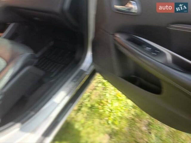 Серый Додж Джорни, объемом двигателя 3.6 л и пробегом 163 тыс. км за 13888 $, фото 18 на Automoto.ua