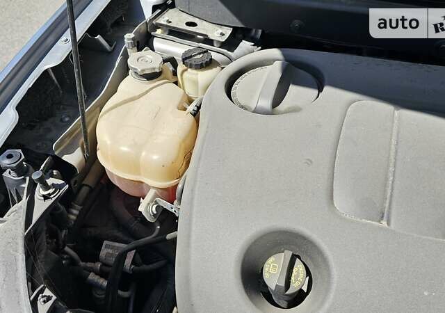 Сірий Додж Джорні, об'ємом двигуна 3.6 л та пробігом 72 тис. км за 18500 $, фото 96 на Automoto.ua